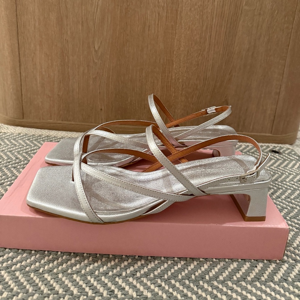 Intentionally Blank Pup Sandals Size 39 - Picture 7 of 13
